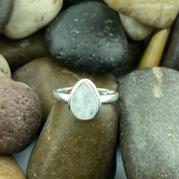 Moonstone Ring 380 - Silver Street Jewellers